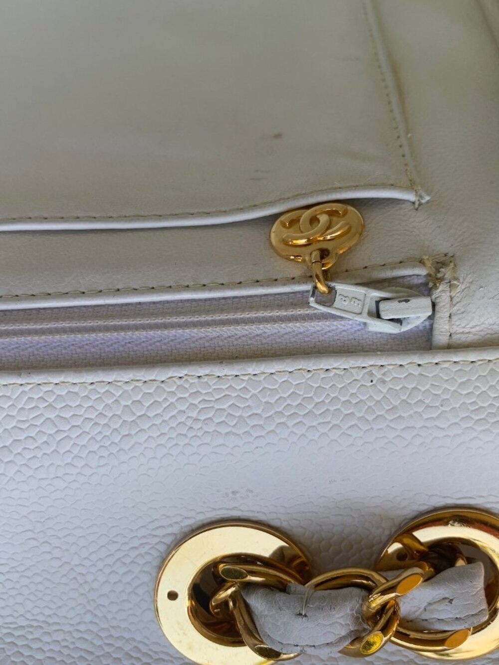 CHANEL Classic White Classic Flap Handbag, Caviar, 24k Hardware, 1997 era - Picture 12 of 17